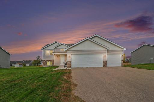 1304 Mulberry Avenue NE, Montgomery, MN 56069