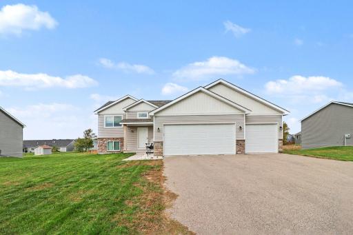 1304 Mulberry Avenue NE, Montgomery, MN 56069