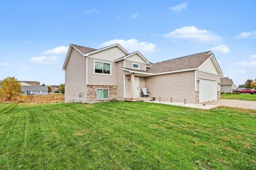 1304 Mulberry Avenue NE, Montgomery, MN 56069