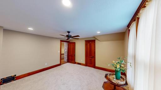 202 Broadway S, Alden, MN 56009