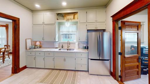 202 Broadway S, Alden, MN 56009