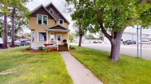 202 Broadway S, Alden, MN 56009