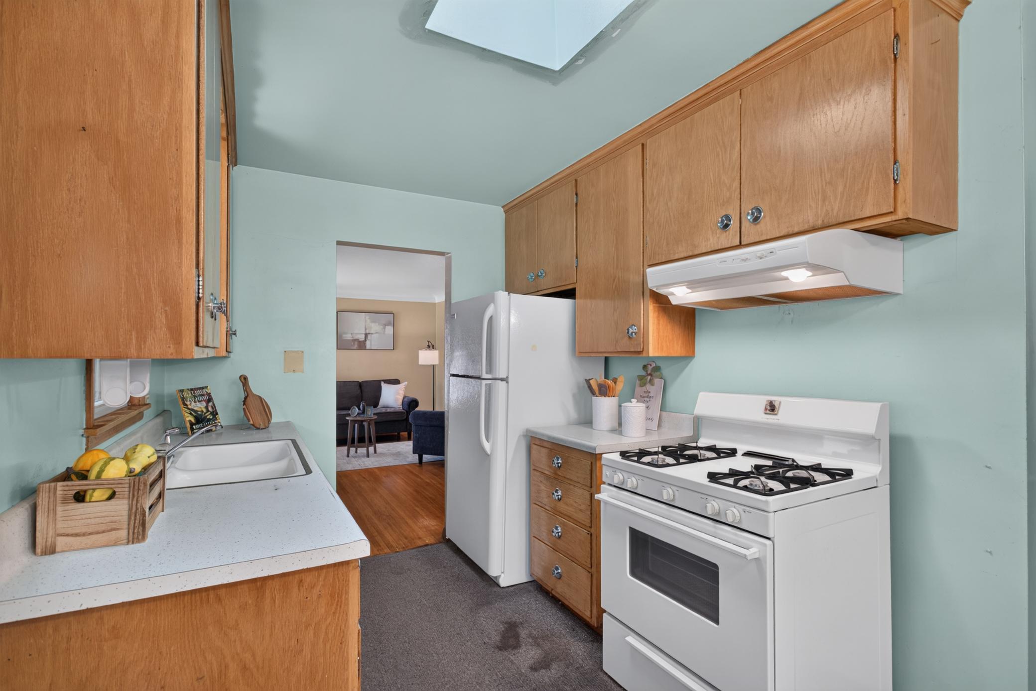 Main level: kitchen