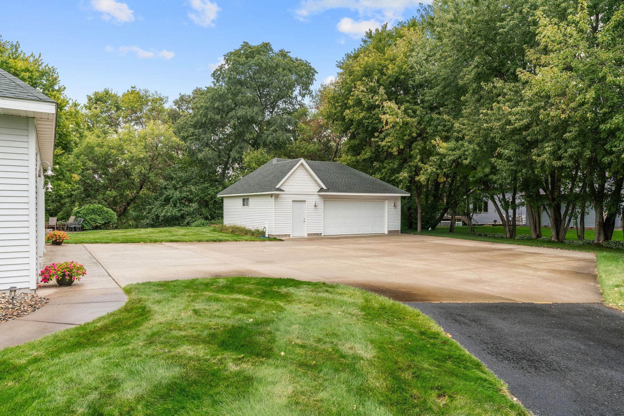 8-web-or-mls-16850 172nd St SE-8.jpg