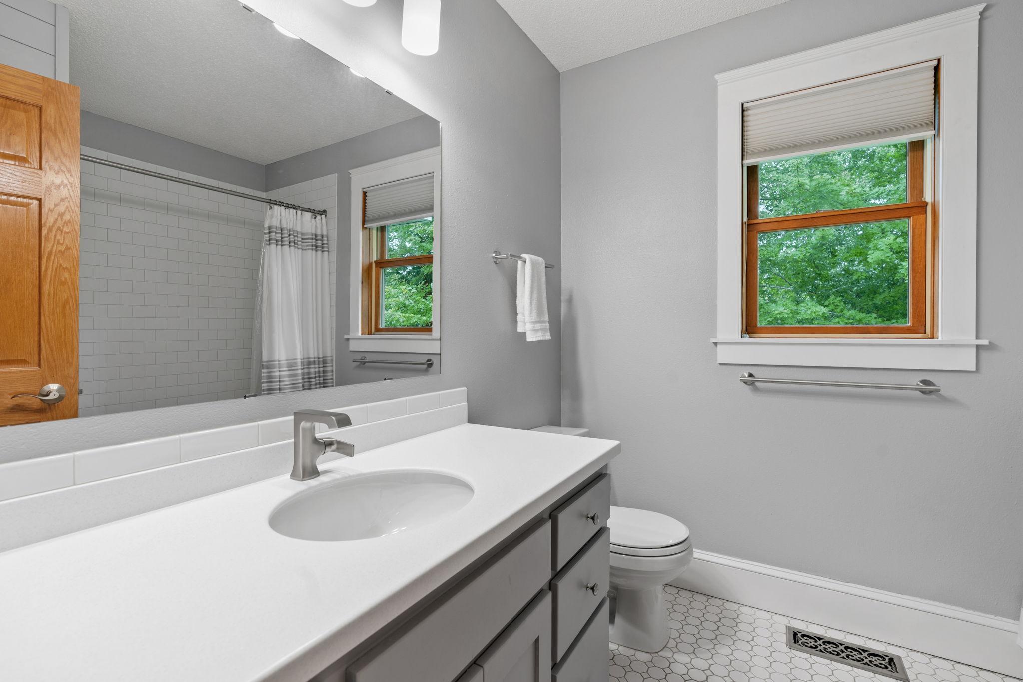 57-web-or-mls-16850 172nd St SE-57.jpg