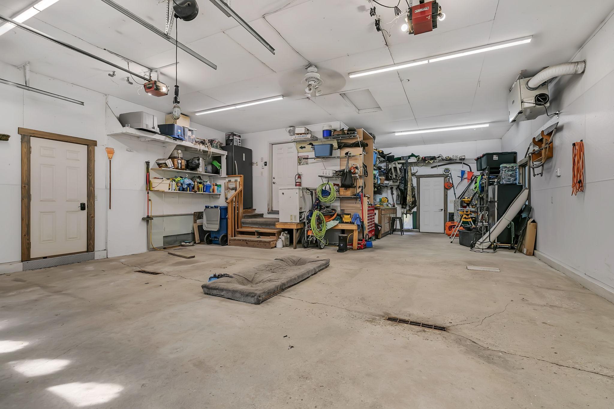 2 Door, 3-car Tandem Garage