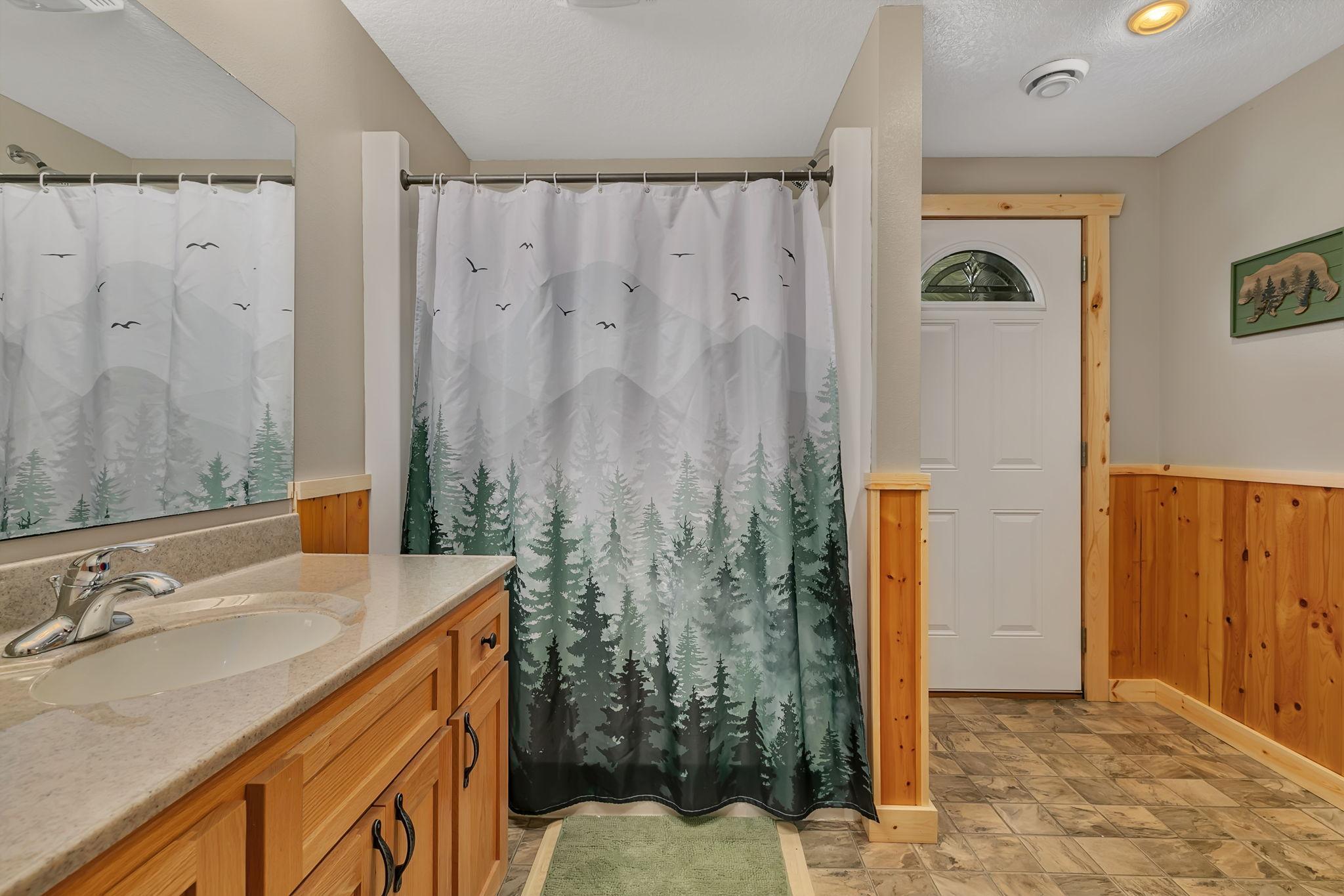 Lower Level Bath