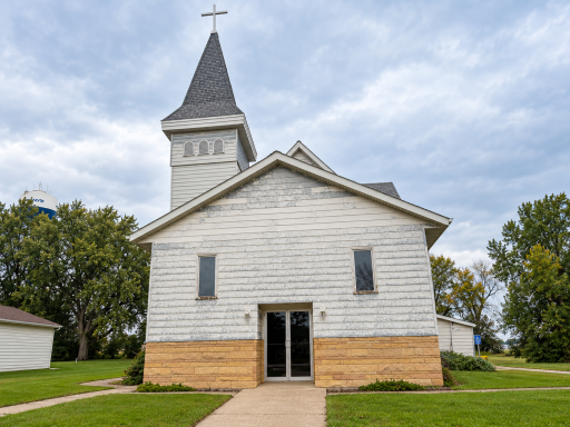 420 4th St., Rushmore, MN 56168