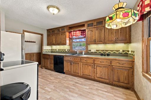 326 5th Avenue NE, Cambridge, MN 55008