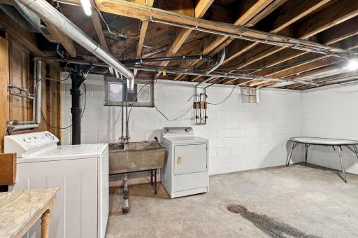 326 5th Avenue NE, Cambridge, MN 55008