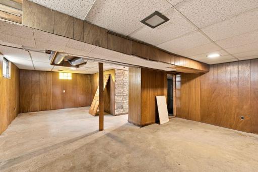 326 5th Avenue NE, Cambridge, MN 55008