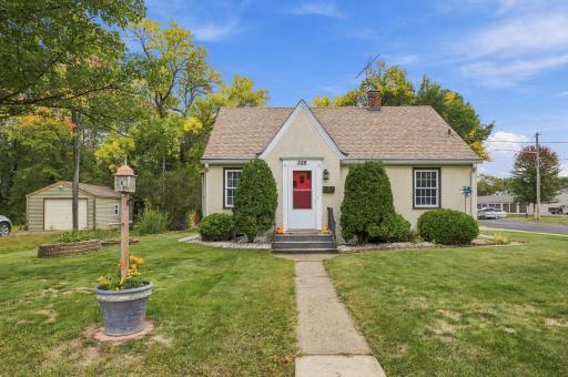 326 5th Avenue NE, Cambridge, MN 55008