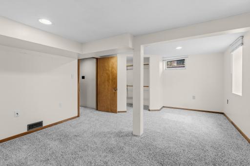 5201 Pennsylvania Avenue N, New Hope, MN 55428