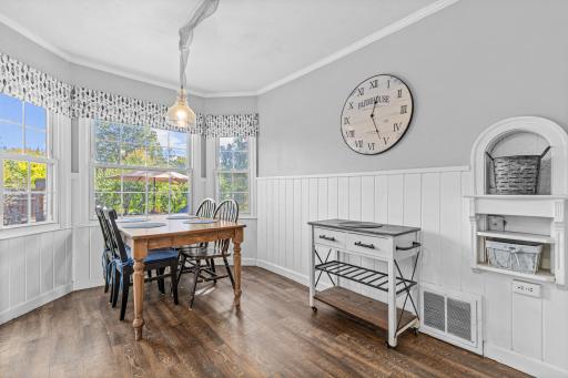 7005 Oak Grove Boulevard, Richfield, MN 55423