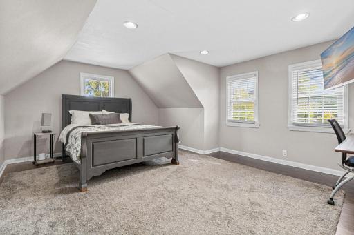 7005 Oak Grove Boulevard, Richfield, MN 55423