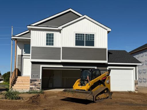 1815 Pierce Street S, Cambridge, MN 55008