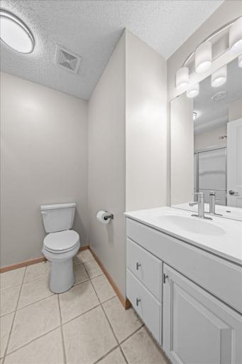 2226 Saint Johns Circle, Woodbury, MN 55129