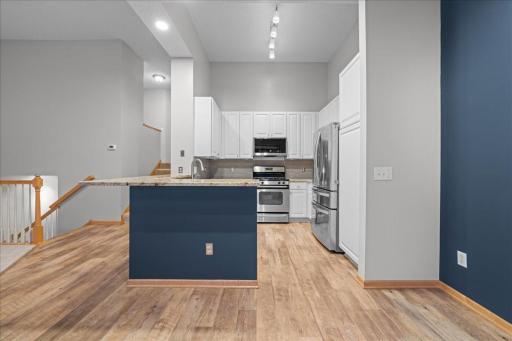 2226 Saint Johns Circle, Woodbury, MN 55129