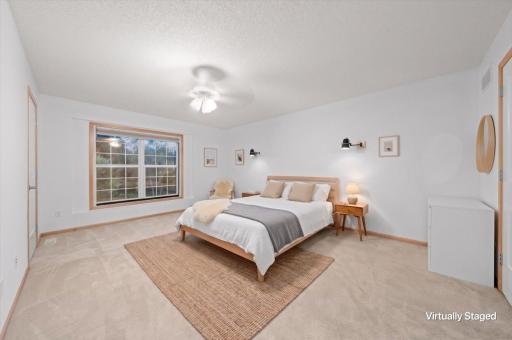 2226 Saint Johns Circle, Woodbury, MN 55129