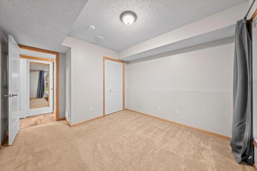 2226 Saint Johns Circle, Woodbury, MN 55129