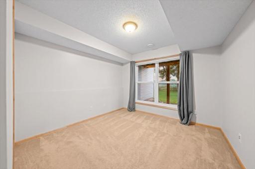 2226 Saint Johns Circle, Woodbury, MN 55129