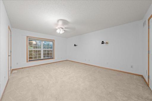 2226 Saint Johns Circle, Woodbury, MN 55129