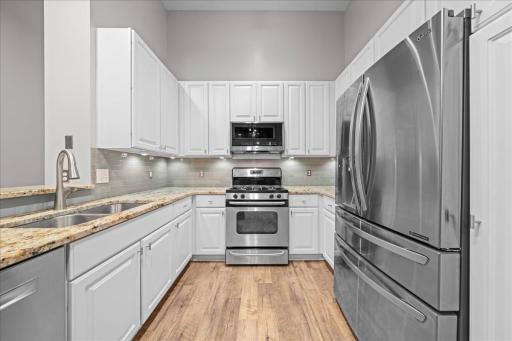 2226 Saint Johns Circle, Woodbury, MN 55129
