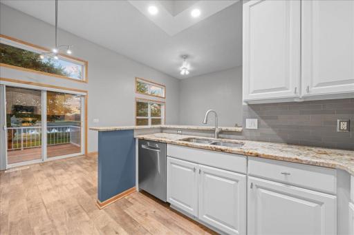 2226 Saint Johns Circle, Woodbury, MN 55129