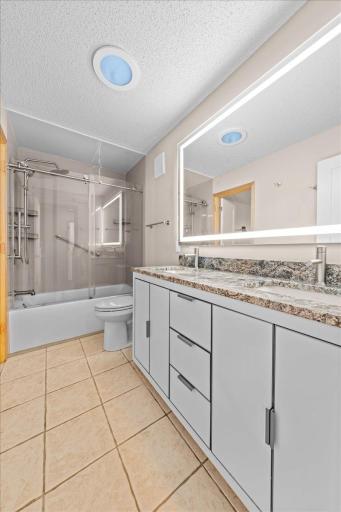 2226 Saint Johns Circle, Woodbury, MN 55129