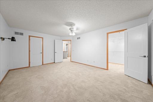 2226 Saint Johns Circle, Woodbury, MN 55129