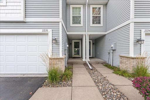 2226 Saint Johns Circle, Woodbury, MN 55129