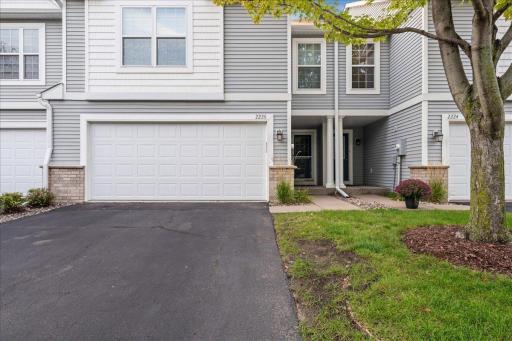 2226 Saint Johns Circle, Woodbury, MN 55129