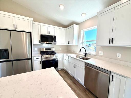 1827 Pierce Street S, Cambridge, MN 55008