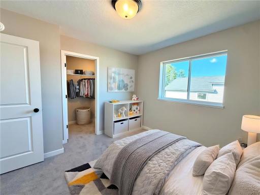 1827 Pierce Street S, Cambridge, MN 55008