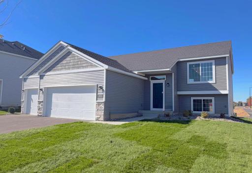 1923 Pierce Street S, Cambridge, MN 55008