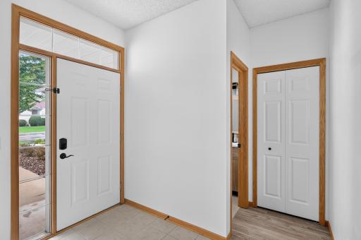 4527 Bloomberg Lane, Inver Grove Heights, MN 55076