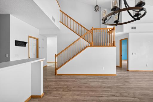 4527 Bloomberg Lane, Inver Grove Heights, MN 55076