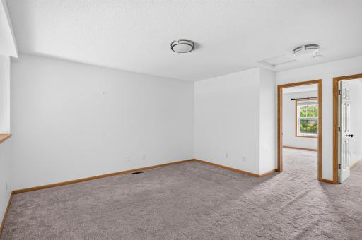 4527 Bloomberg Lane, Inver Grove Heights, MN 55076
