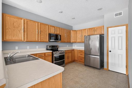 4527 Bloomberg Lane, Inver Grove Heights, MN 55076