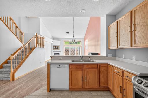 4527 Bloomberg Lane, Inver Grove Heights, MN 55076