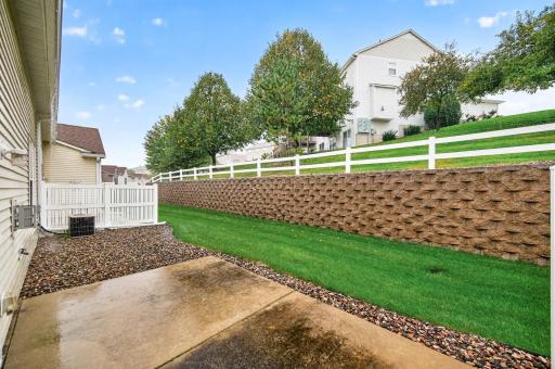 4527 Bloomberg Lane, Inver Grove Heights, MN 55076