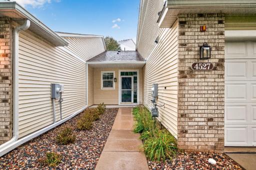 4527 Bloomberg Lane, Inver Grove Heights, MN 55076