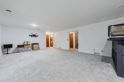 19817 Dogwood Road, Lake Crystal, MN 56055