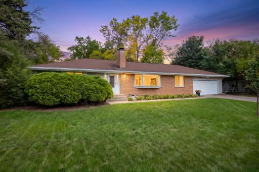 10800 Oak Knoll Terrace N, Minnetonka, MN 55305
