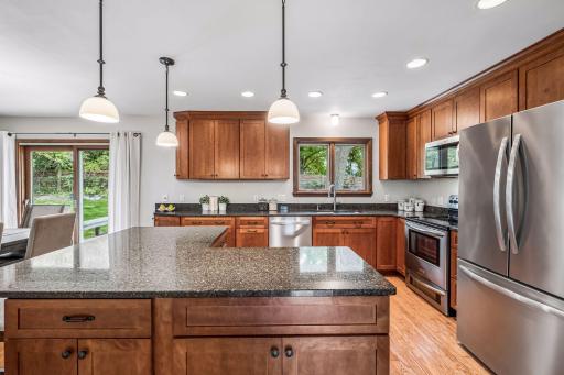 10800 Oak Knoll Terrace N, Minnetonka, MN 55305