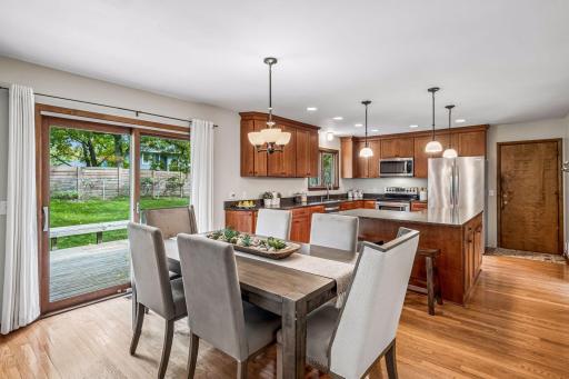 10800 Oak Knoll Terrace N, Minnetonka, MN 55305