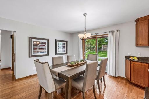 10800 Oak Knoll Terrace N, Minnetonka, MN 55305