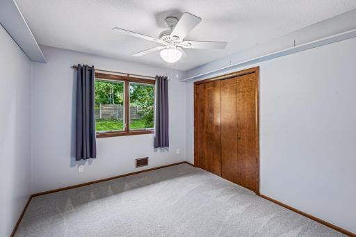 10800 Oak Knoll Terrace N, Minnetonka, MN 55305