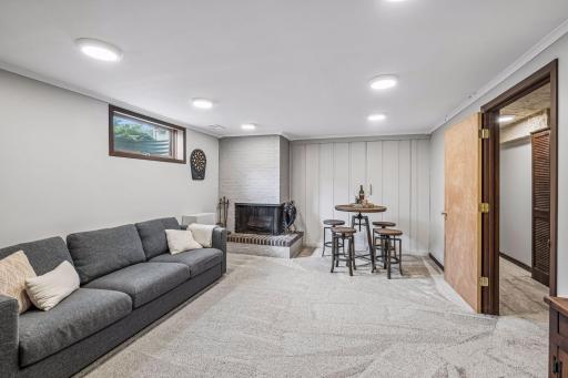 10800 Oak Knoll Terrace N, Minnetonka, MN 55305
