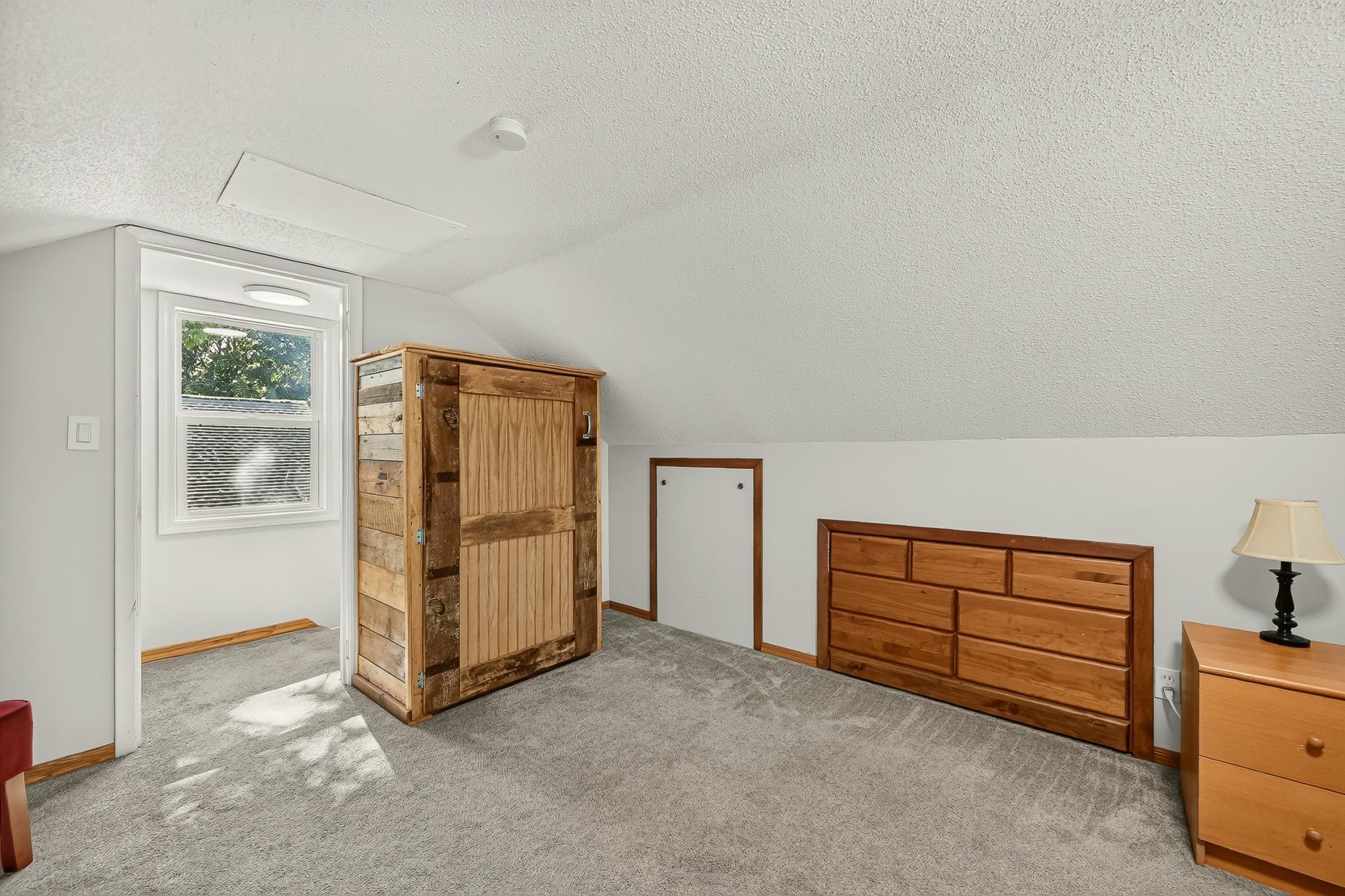 1112 5th Ave NW